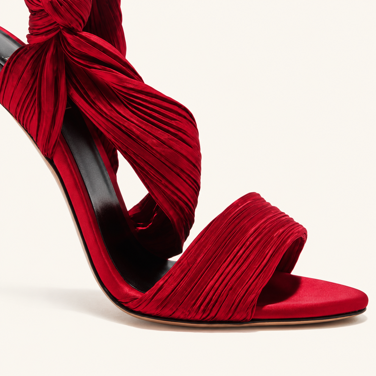 Rouge Knot Heel