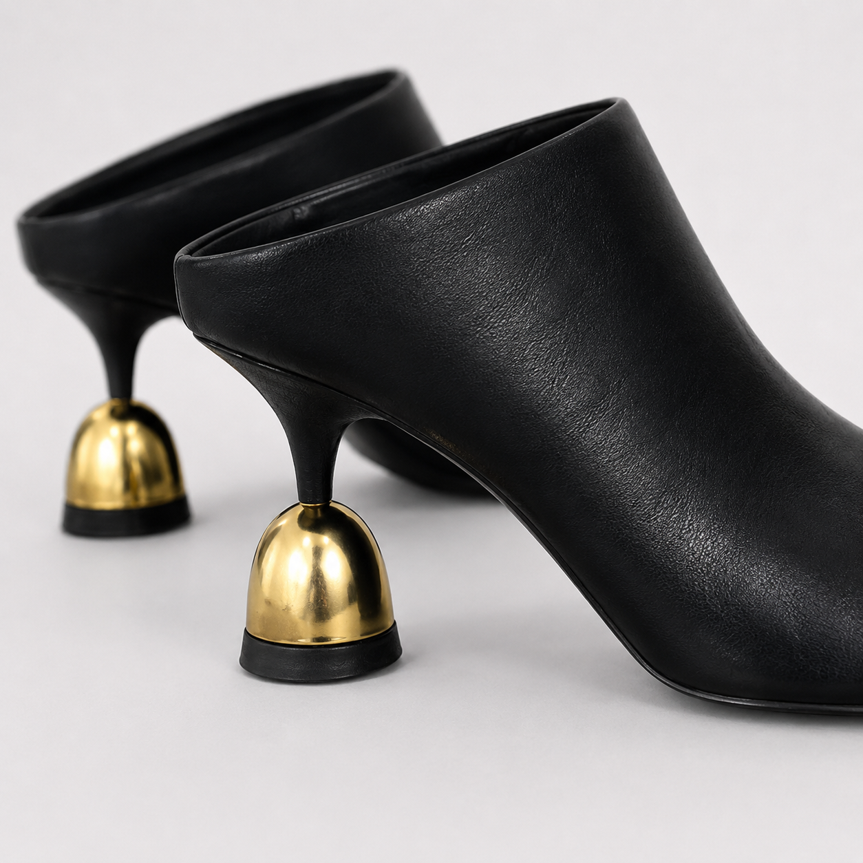 Noir Atelier Mule