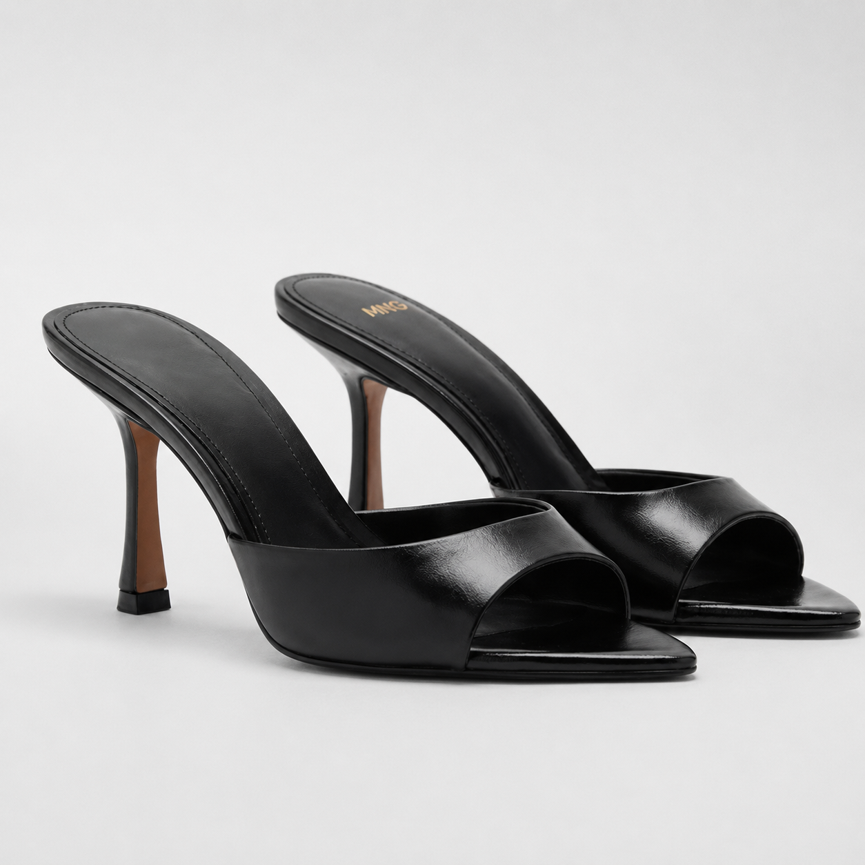 Noir Sera Mule