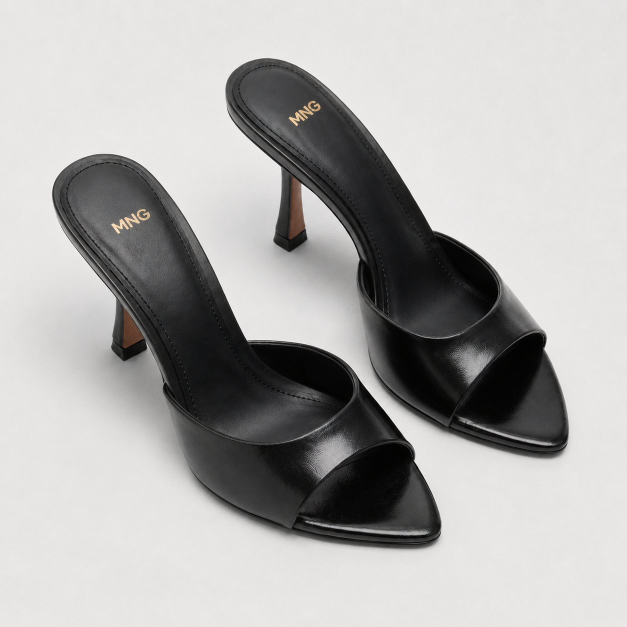 Noir Sera Mule